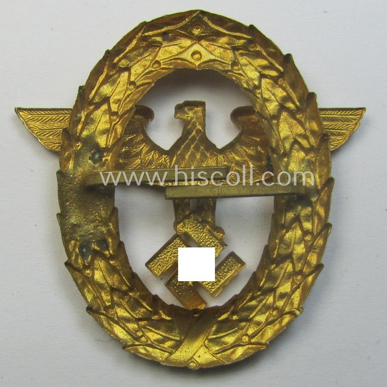 Superb, early-pattern, bright-golden-toned- and/or 'Buntmetall'-based, 'Polizei'-visor-cap eagle, being a non-maker-marked example as intended for usage on the various: 'Wasserschützpolizei' (or: general-officers') visor-caps (ie. 'Schirmmützen')