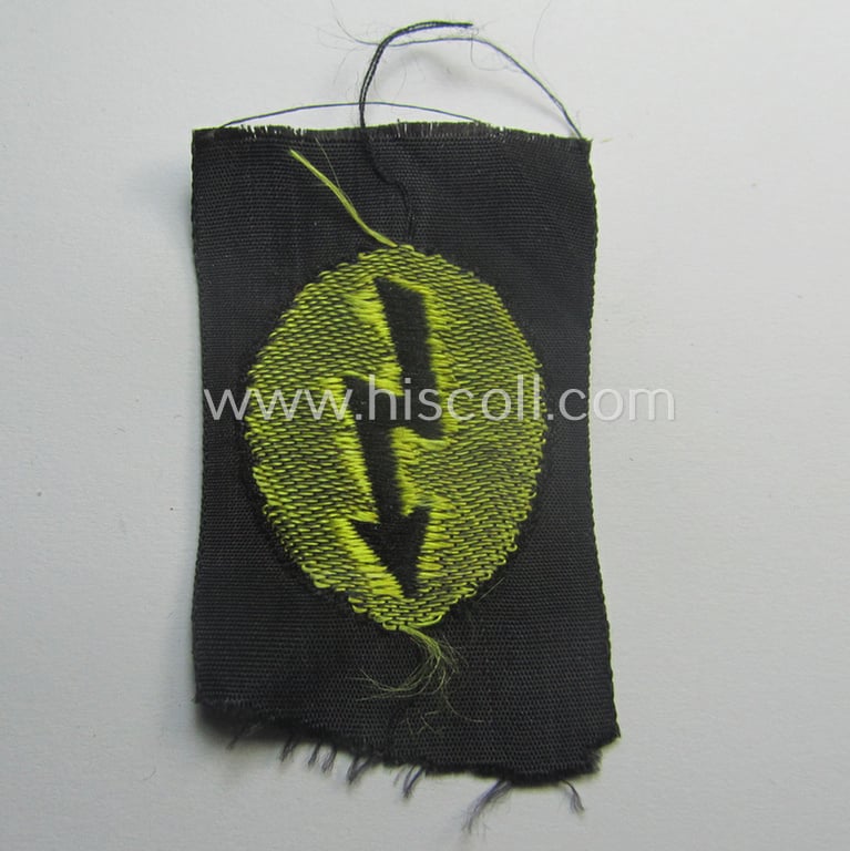 'Virtually mint', WH (Heeres) so-called: female-related trade- and/or special-career side-cap-insignia (ie. 'signal-Blitz für das Schiffchen'): 'Nachrichtenhelferin des Heeres'