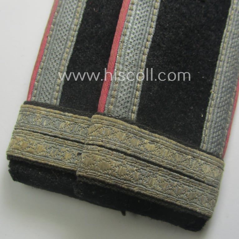 Superb - and moderately used! - pair of WH (Heeres) NCO-type shoulderstraps for usage by an: 'Unteroffizier u. Offizier-Anwärter' who served within the: 'Panzer-Trpn.'
