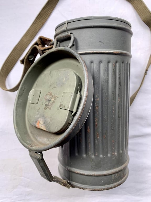 Short Field-Grey Painted Gasmask in Canister