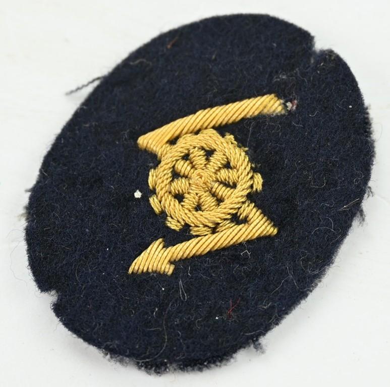 German KM Career Badge 'Technische Funk Offizier'