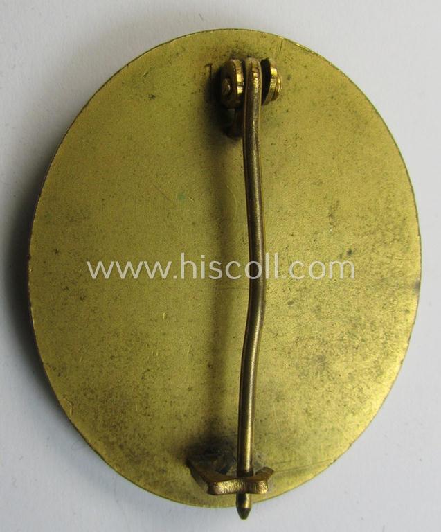 Superb - luxuriously styled and just moderately used- and worn! - 'Verwundeten-Abzeichen in Gold', being a non-maker-marked- and/or typically 'Buntmetall'-based example as was (presumably) produced by the Austrian maker: 'Hauptmünzamt Wien'