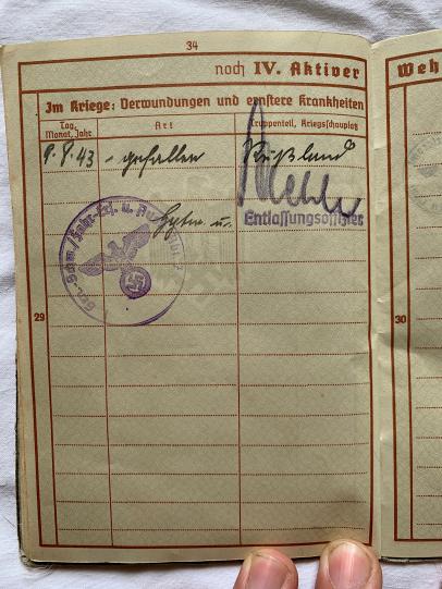 Wehrpaß WH (Heer) - 12./J.R. 488 nr. 121