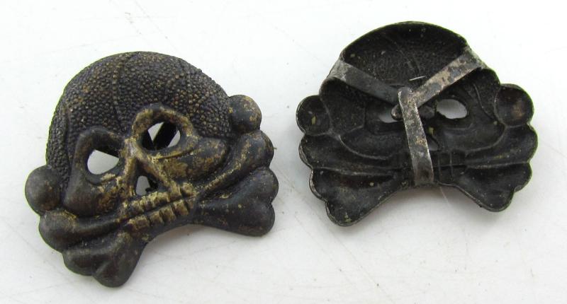 Wehrmacht (Heer) Panzer collar tab skull set