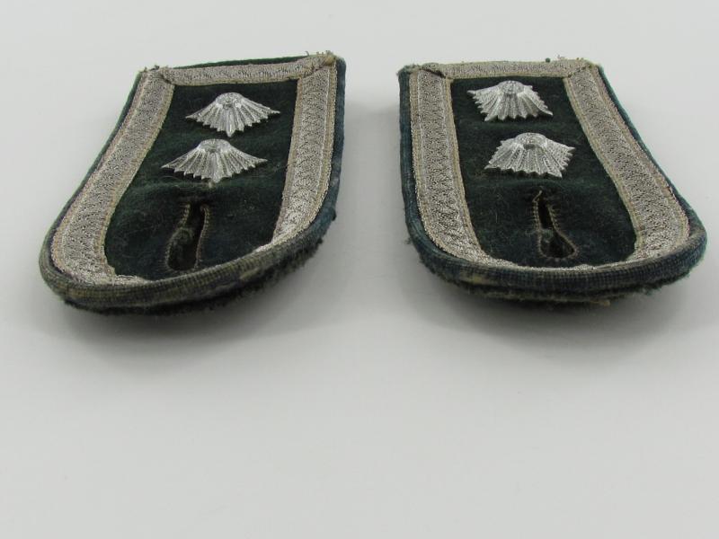 Wehrmacht ( Heer )Medical M36 shoulder boards Oberfeldwebel