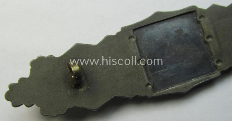 Superb, 'Nahkampfspange in Bronze' (or: bronze-class close-combat clasp ie. CCC) being a non-maker-marked- and/or minimally converse-shaped so-called: 'six-dot'-specimen as was produced by a to date unidentified maker- (ie. 'Hersteller')