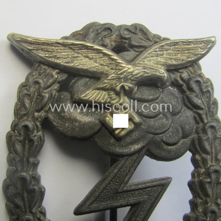 Mid- (ie. later-) war-period, zinc- (ie. 'Feinzink'-) based version of a WH (Luftwaffe) 'Erdkampfabzeichen' as was produced by the: 'J.E. Hammer u. Söhne'-company