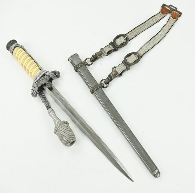 German WH Officer's Dagger with Hanger