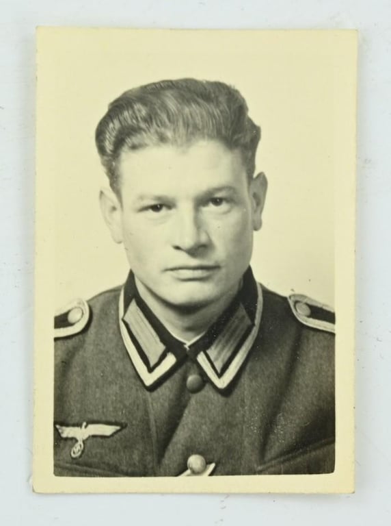 German WH Portrait Picture Wehrpass Size
