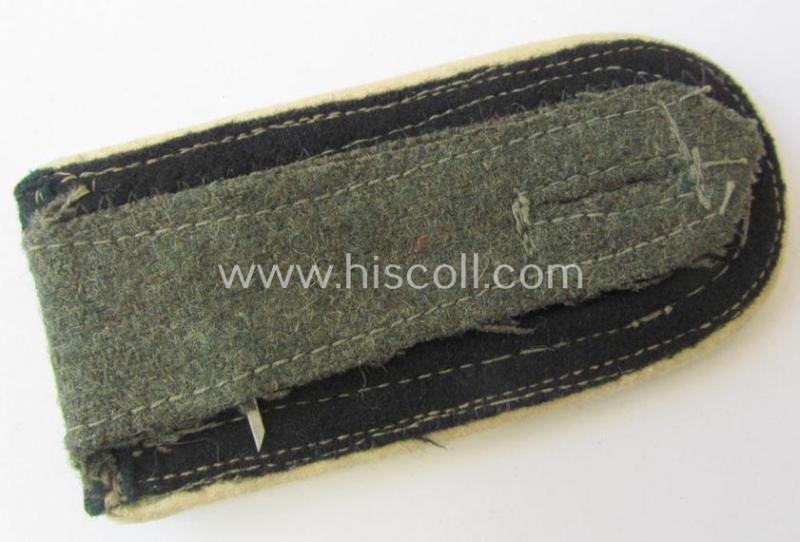 Attractive - albeit regrettably single! - WH (Heeres), early- (ie. pre-war-) period, 'M36'-type (rounded-style-) 'cyphered'-, NCO-type shoulderstrap, as was intended for a: 'Feldwebel u. Mitglied eines Unteroffiziersschule der Infanterie-Truppen...