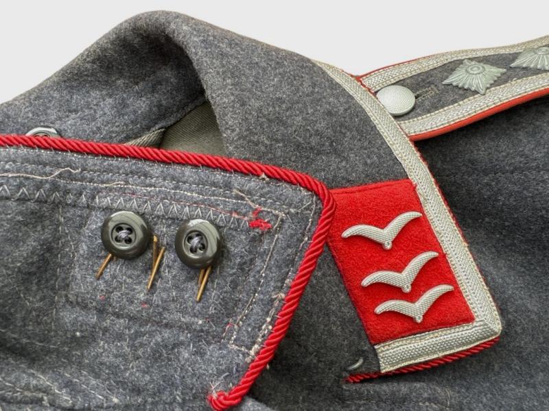 Luftwaffe Early Fliegerbluse for a "Feldwebel" of the Flak Artillery.