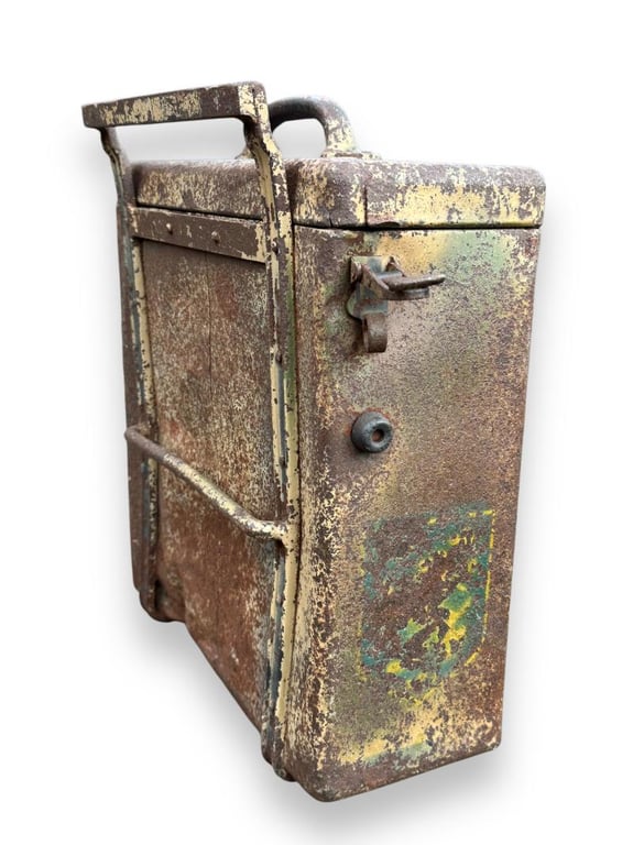 Camouflaged 'Packtasche' SS division marking