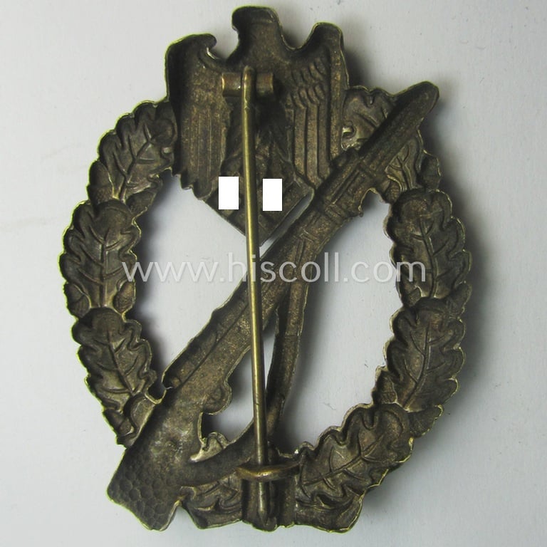 Stunning - and ususually seen! - 'hollow-back'-pattern 'Infanterie Sturmabzeichen in Bronze' being a non-maker-marked example as executed in bronze-toned metal (ie. 'Buntmetall' ie. Tombak) as was produced by the: 'Wilh. Deumer'-company