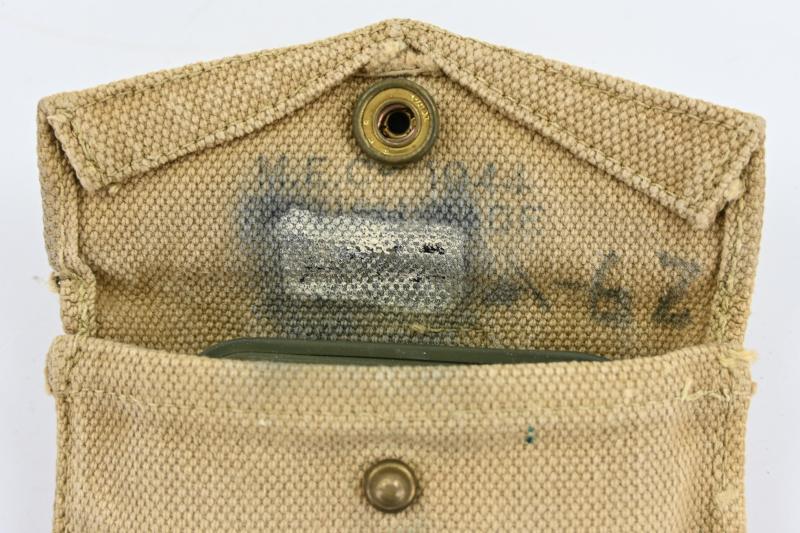 US WW2 M-1942 BM First Aid Pouch with First Aid Kit