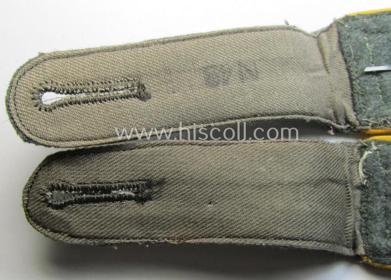 Superb - and/or fully matching! - pair of WH (Heeres), early- (ie. mid-) war-period, so-called: 'M40 o. M43'-pattern and neatly 'cyphered' NCO-type shoulderstraps as was intended for a: 'Feldwebel des Kav. o. Aufklärungs-Schützen-Regiments 2'