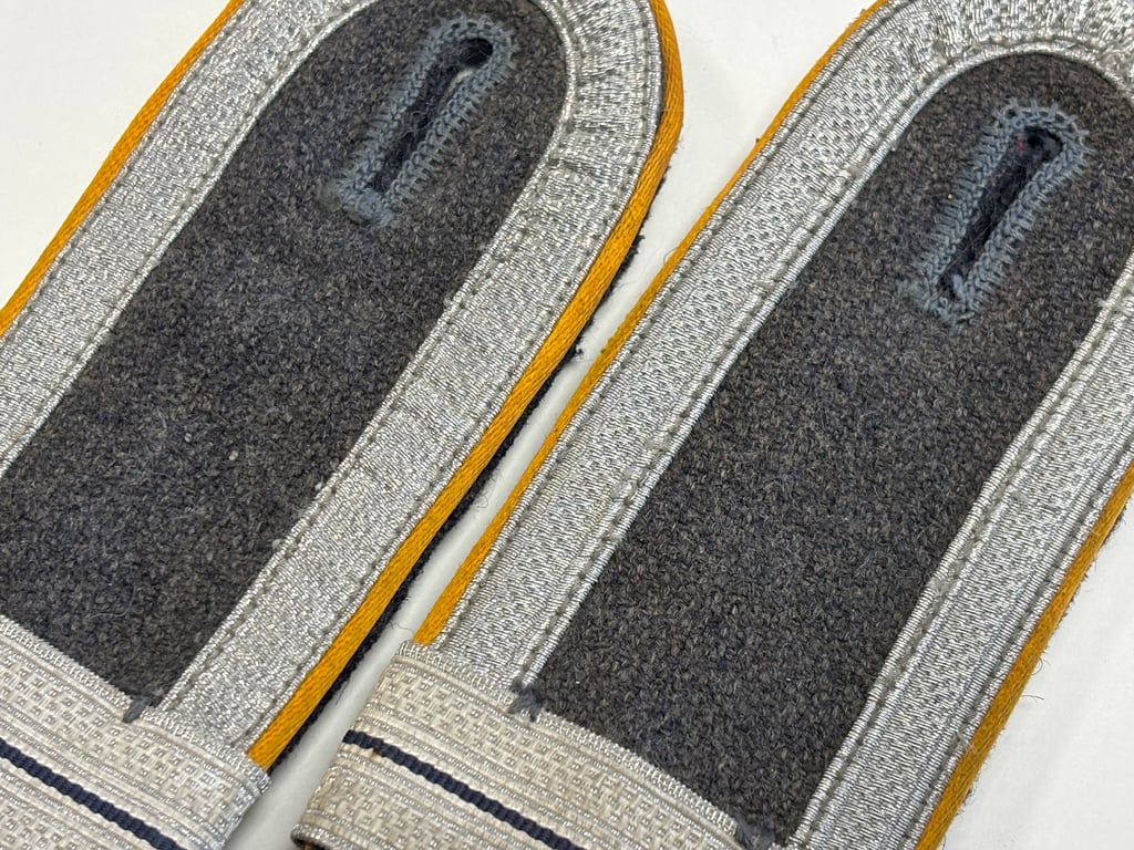 LW NCO Shoulder Boards (Unterfeldwebel)