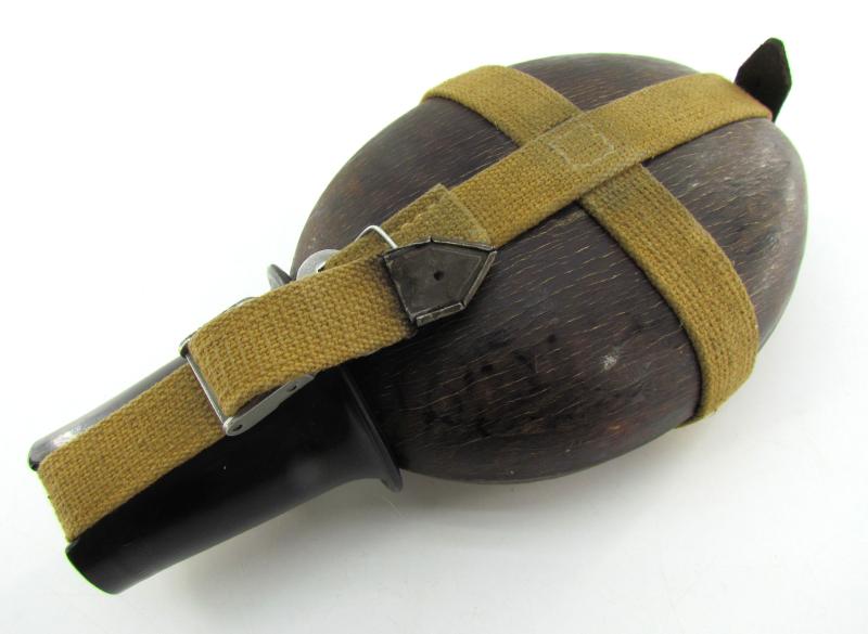 Wehrmacht  'Coconut' M31 Canteen and Cup 'H.R.E.43'