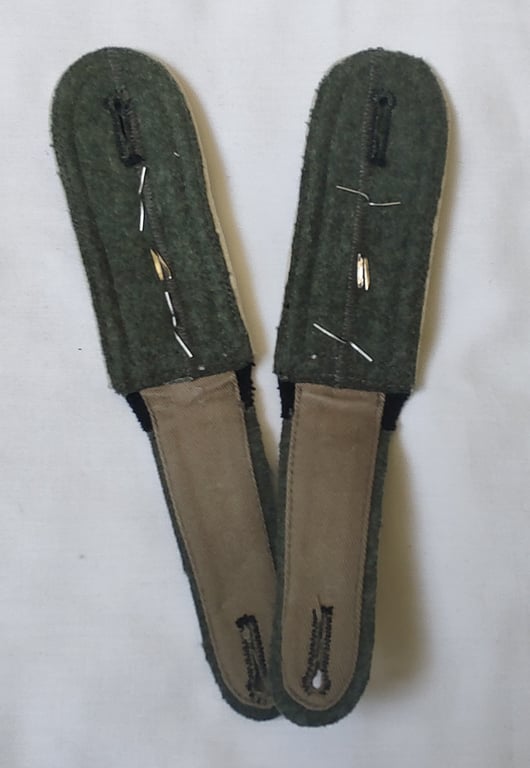 Reproduction Waffen-SS NCO " Der Führer " Infantry shoulder straps
