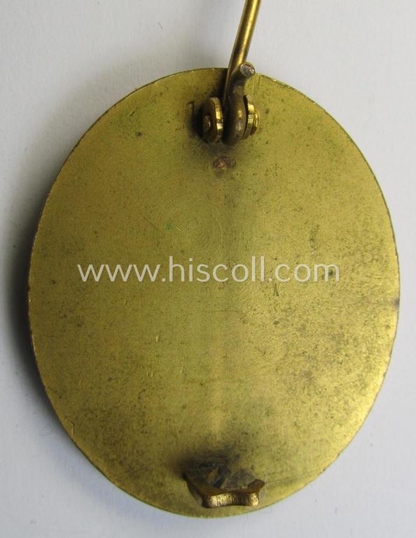 Superb - luxuriously styled and just moderately used- and worn! - 'Verwundeten-Abzeichen in Gold', being a non-maker-marked- and/or typically 'Buntmetall'-based example as was (presumably) produced by the Austrian maker: 'Hauptmünzamt Wien'