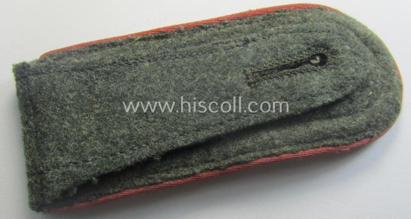 Single, WH (Heeres) 'M40 o. M43'-pattern, neatly 'cyphered', NCO-type shoulderstrap: 'Feldwebel eines Pz- o. Panzerjäger-Abtlgs. o. Rgts.'