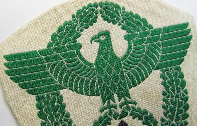 Attractive - and fairly scarcely encountered! - (smaller-sized) police (ie. 'Polizei') 'off-white'-coloured- and/or linnen-based sports'-shirt-eagle as executed in the 'BeVo'-weave pattern