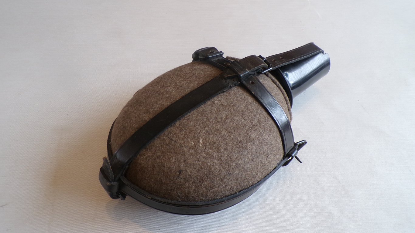 Dead-Mint Matching 1940 Wehrmacht 1-Liter Medical Canteen