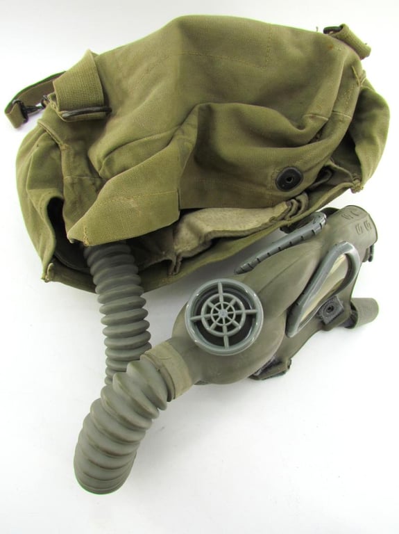 US WWII Lightweight Gasmask Set