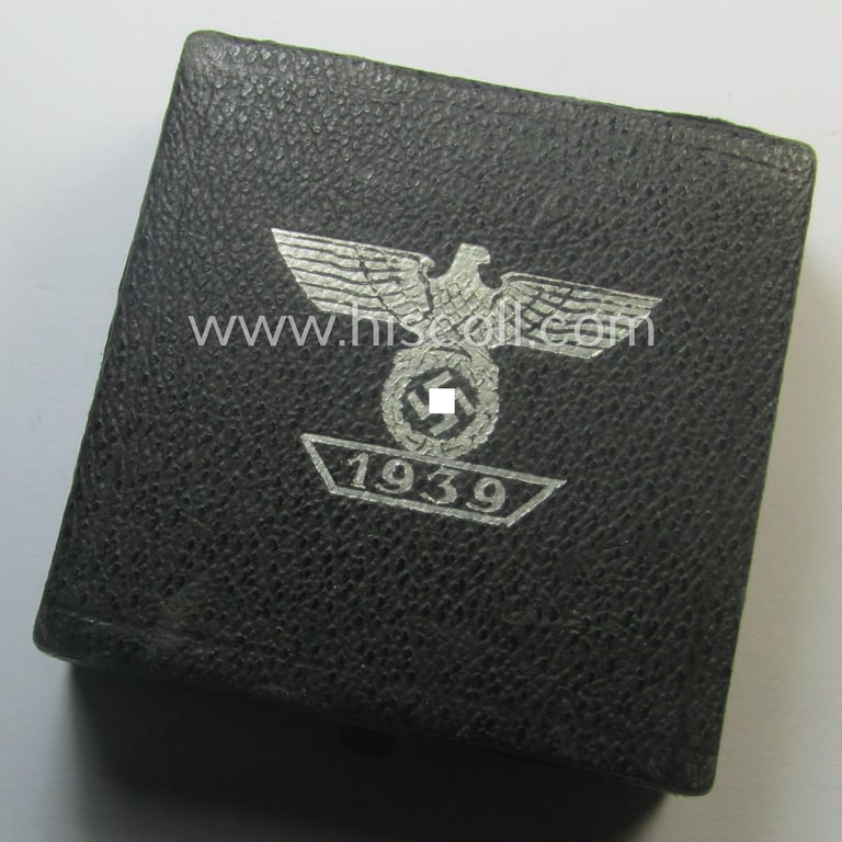 Superb, 'Wiederholungsspange zum EK I. Klasse' (or: bar to the WWI IC first-class) by the maker (ie. 'Hersteller'): 'Eugen Schmidthaussler' and that comes stored in its accompanying etui