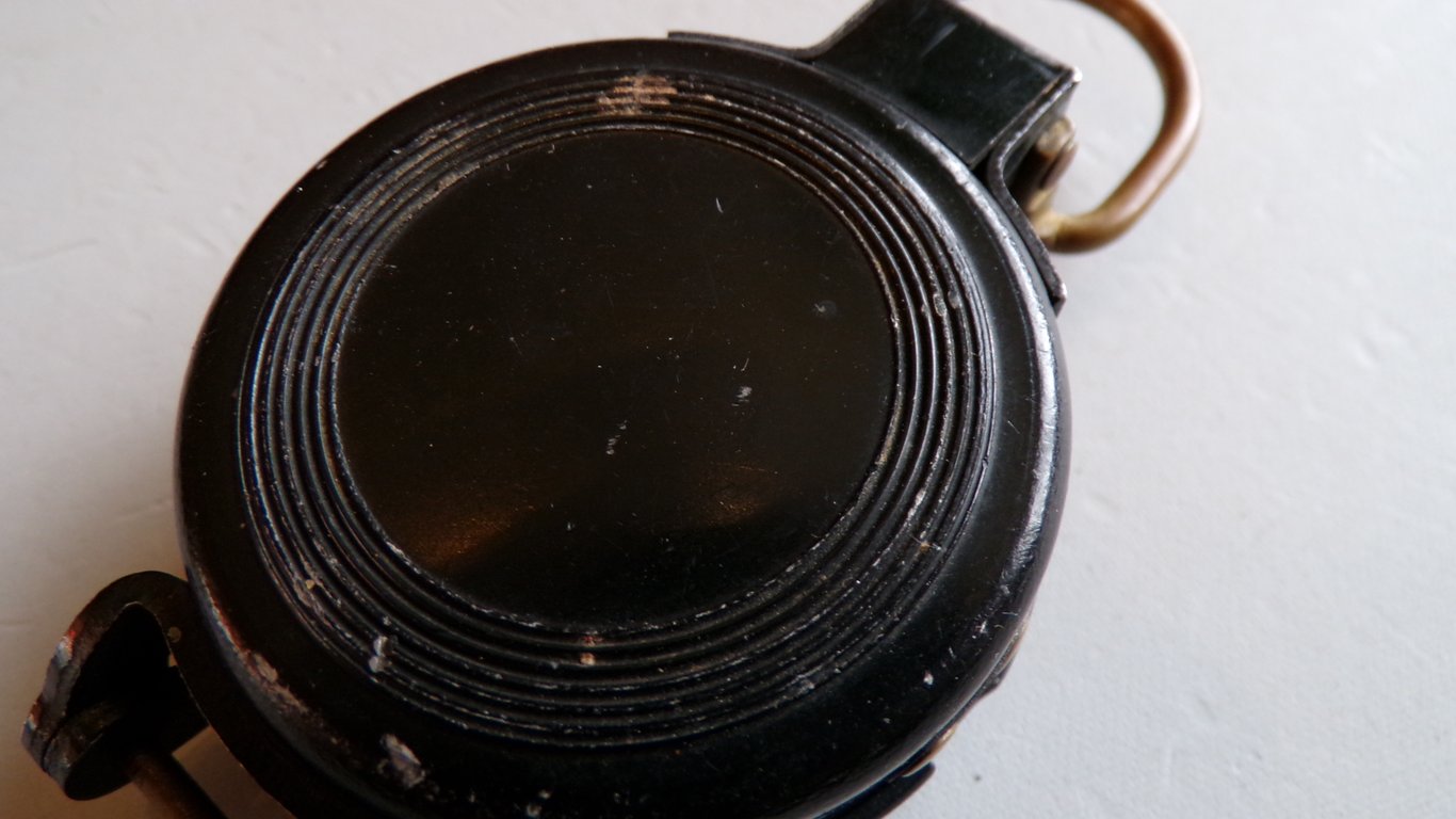 1944 US Corps of Engineers Lensatic compass