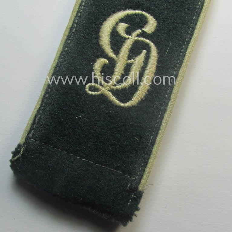 Superb - regrettably single but nevertheless rarely encountered! - WH (Heeres), early-war-period (ie. 'M40'-pattern styled) EM-type shoulderstrap for usage by a: 'Soldat eines Inf.-Rgts. der “Grossdeutschland”-Div.'