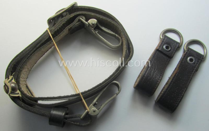 'HJ' ('Hitlerjugend') ie. 'BDM' (or: 'Bund Deutscher Mädel') so-called: 'Schulterriemen' still retaining its period 'RzM-etiket' (and that comes with both its period, leather-based D-rings ie. 'Laschen')