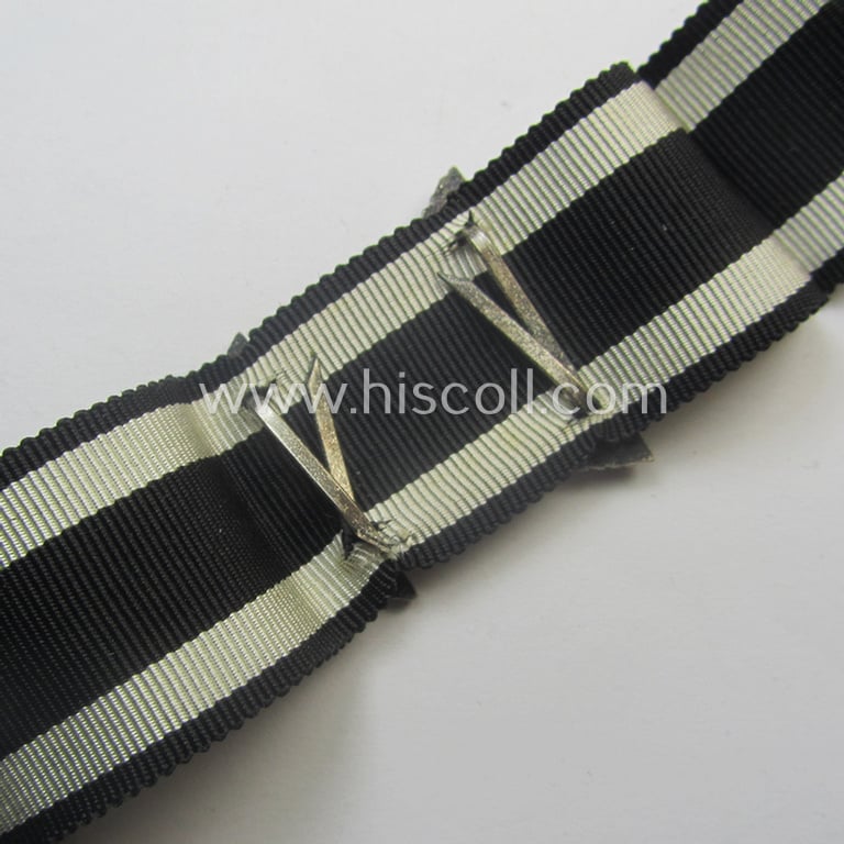 Hardly used- nor worn example of a: 'Wiederholungsspange zum EK II. Kl.' as was produced by the: 'Wilh. Deumer'-company