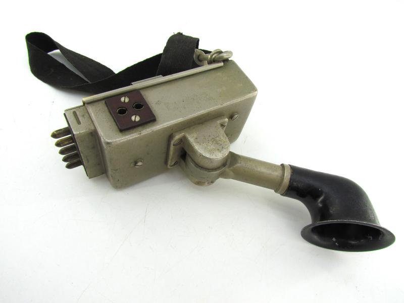 Wehrmacht Brustmikrofon 33 in Original Pouch