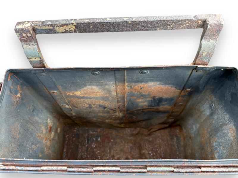 Camouflaged 'Packtasche' SS division marking