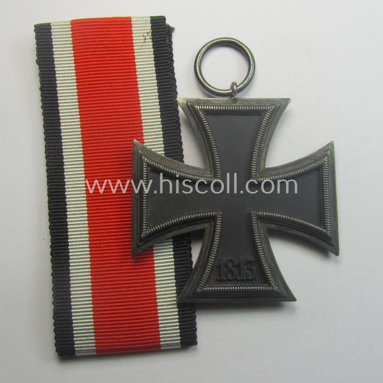 'Eisernes Kreuz II. Klasse' being a (typical) non-maker-marked example by a (by me) unidentified maker (ie. 'Hersteller')