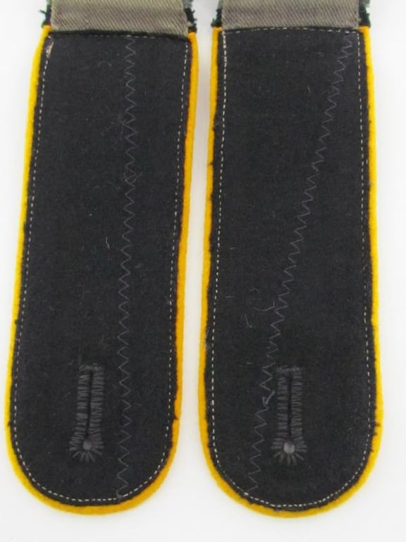 Wehrmacht (Heer) M36 cavalry EM shoulder boards