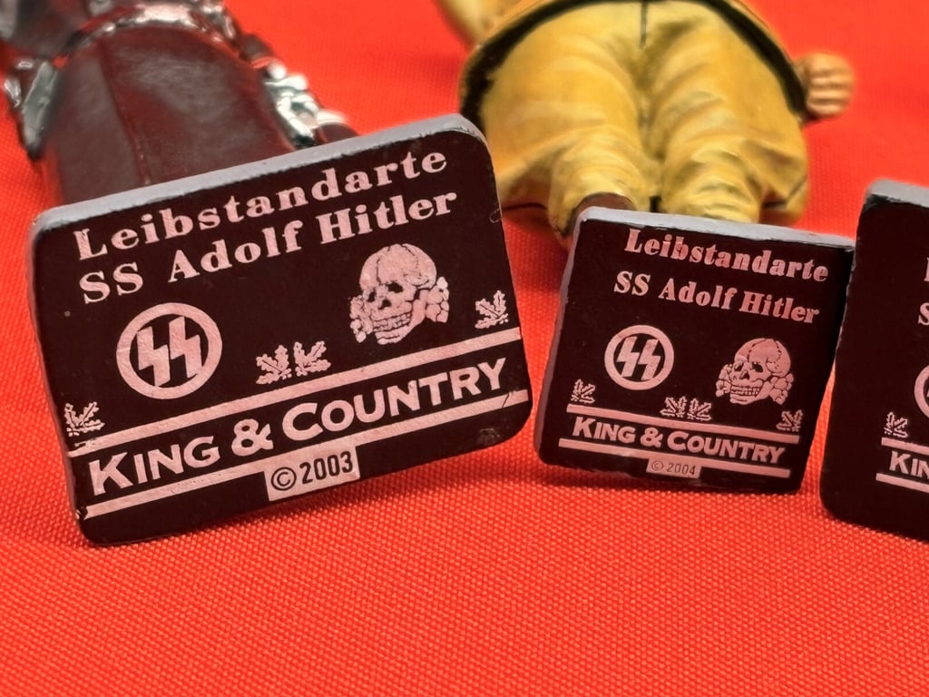 LEIBSTANDARTE SS ADOLF HITLER KING & COUNTRY FIGURE COLLECTION ADDITIONAL PHOTOS