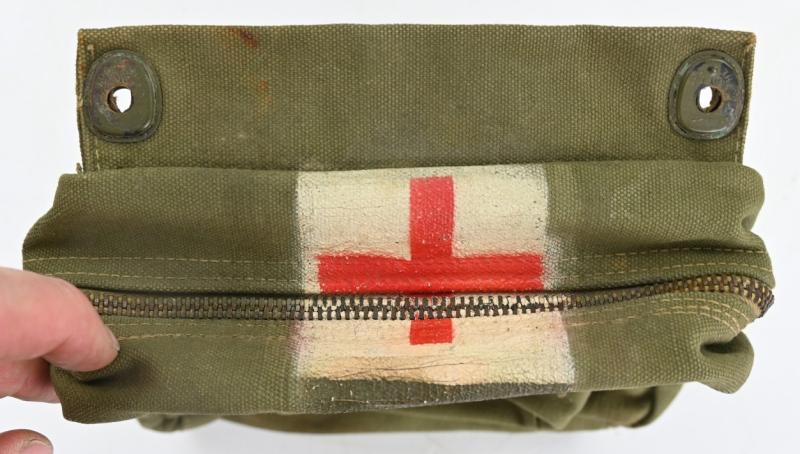 USAAF WW2 Medical Department FIrst Aid Pouch with Red Cross marking