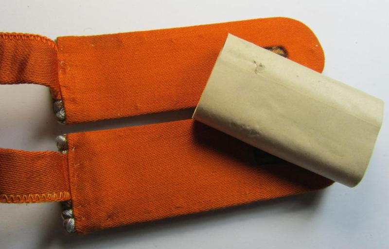 Superb - and fully matching! - WWII-period, 'Gendarmerie'-related NCO-type shoulderboard-pair for a: 'Wachtmeister der Gendarmerie' (that comes still 'packed' in its period albeit unmarked wrapping-'Banderolle')