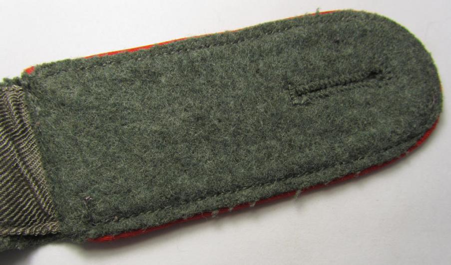 Single, mid-war-period WH (Heeres) so-called: 'M43'-pattern, EM-type shoulderstrap as was intended for - and with certainty worn by! - a: 'Soldat eines (Sturm)Artillerie-Regiments'