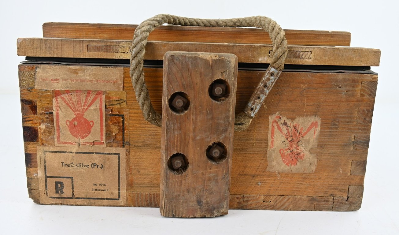 German WH Ammo Box P65 propellant charges