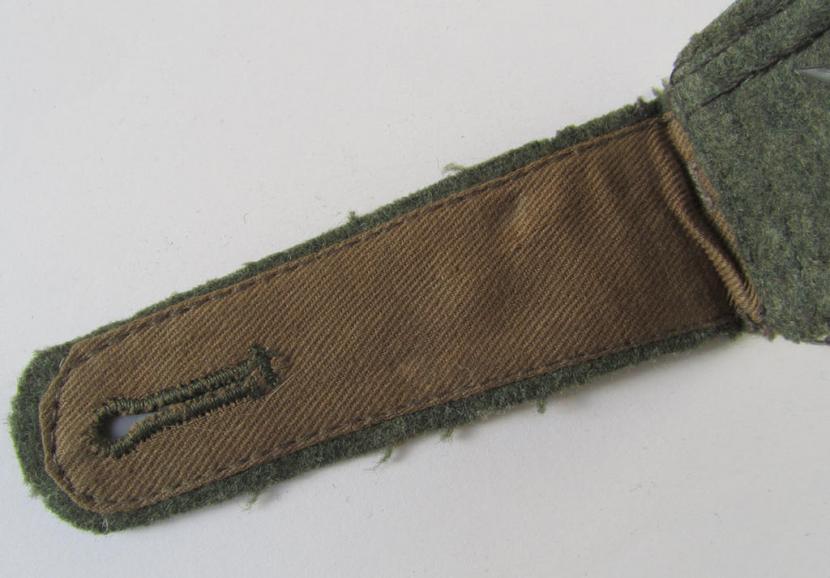 Attractive - albeit regrettably single! - IMO mid-war period, so-called: 'M43'-pattern, WH (Heeres) NCO-type shoulderstrap, as was intended for a: 'Feldwebel der Nachschub-Truppen'