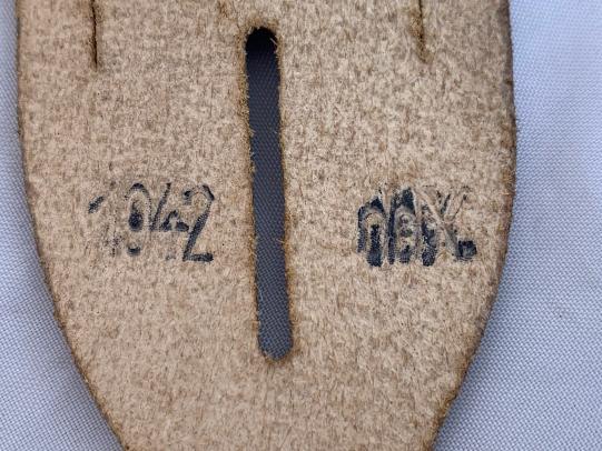 German Binocular Button Flap -1942-