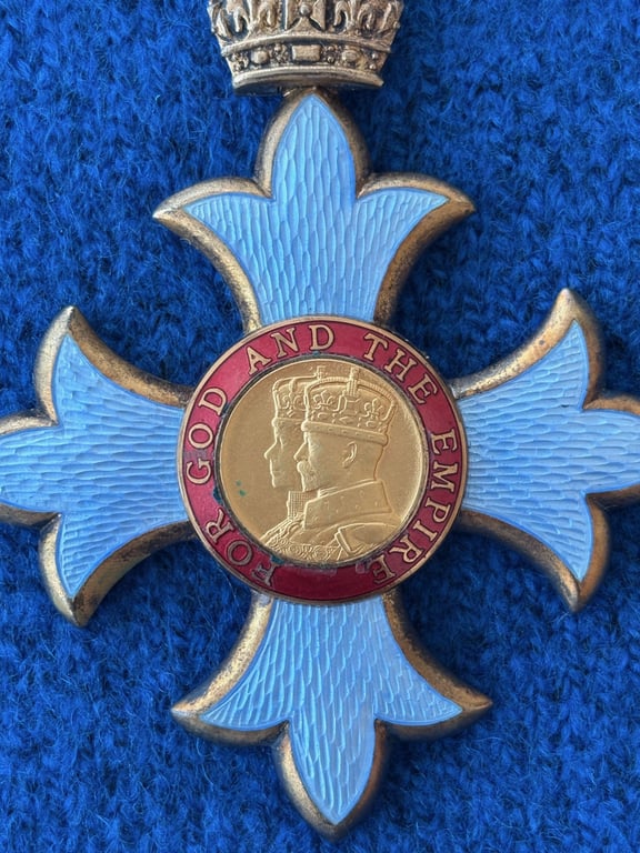 EXTREMELY RARE CASED CBE MEDAL, CASE IS TO THE LATE KING GEORGE VI ISSUE.
