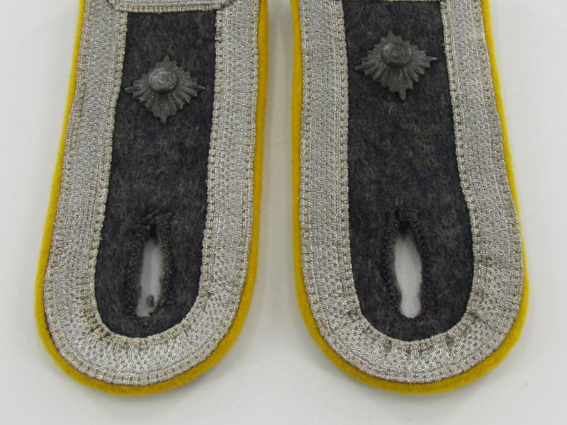 Luftwaffe Shoulder boards for "Feldwebel" flight / paratrooper