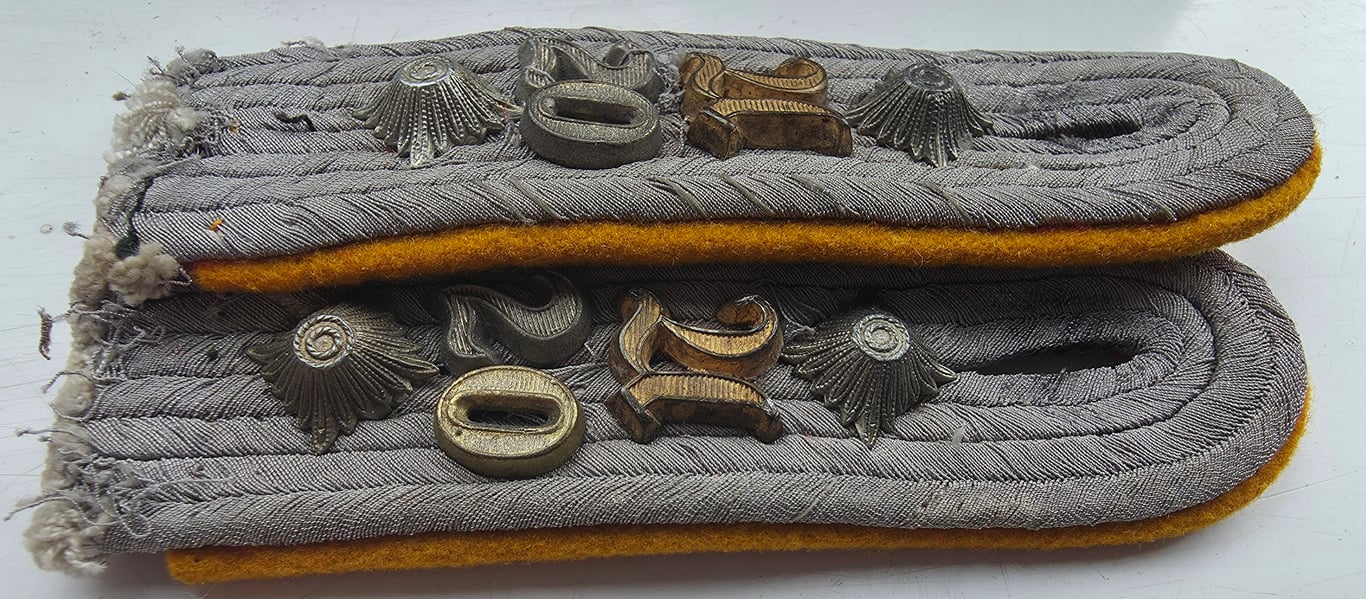 WH (Heeres) 'Kavallerie o. Aufklärungs'  shoulder boards