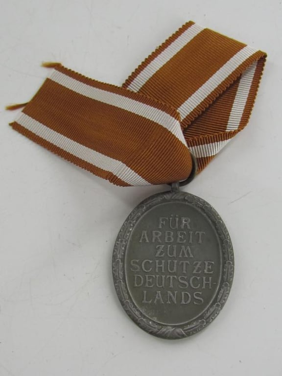 Westwall Medal ( Late War Zink )
