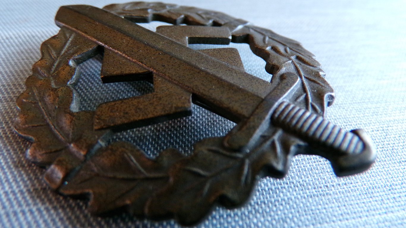 SA Sports Badge in Bronze E. Schneider & Numbered