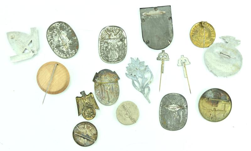 German Third Reich Tinnie Badge Set