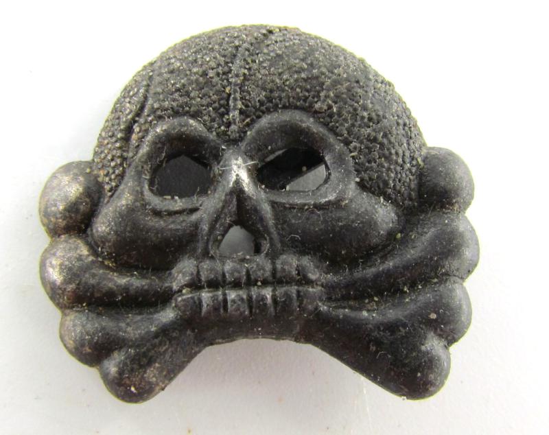 Wehrmacht (Heer) Panzer collar tab skull set